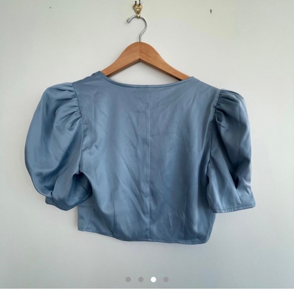 Danielle Bernstein Weworewhat blue Satin Puff Sleeve Crop Top - Picture 4 of 4